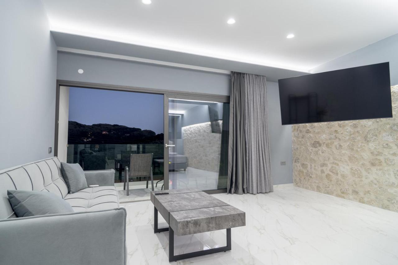 Irida Studios And Suite باليوكاستريتسا المظهر الخارجي الصورة